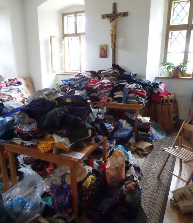 Bazar příprava pátek 007 - crop